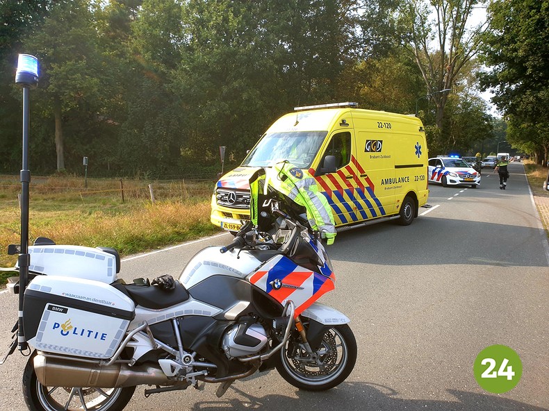Ongeval op Sterkselseweg in Heeze: fietser gewond naar ziekenhuis. @politiecrdonck