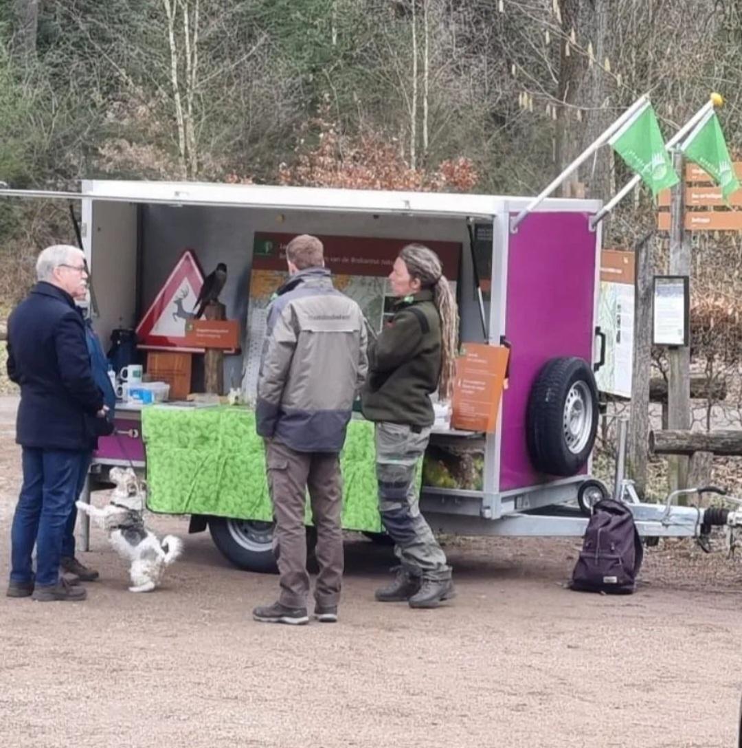 Broedseizoen begonnen; Staatsbosbeheer wil honden aangelijnd in natuur